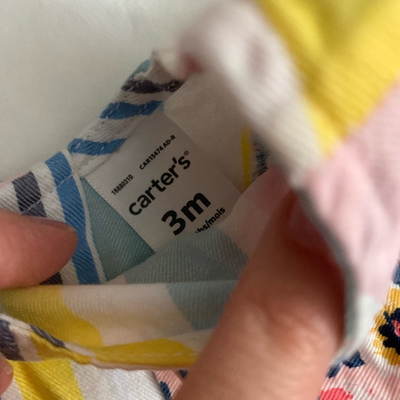 Bundle of 4 carters outfits. - Picture 5 of 5